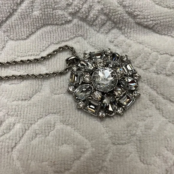 New, Without Tags, Betsy Johnson Long Neclace with Large Chrystal Pendant. - Picture 8 of 16